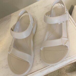 Teva Hurricane Drift sandals in ivory
